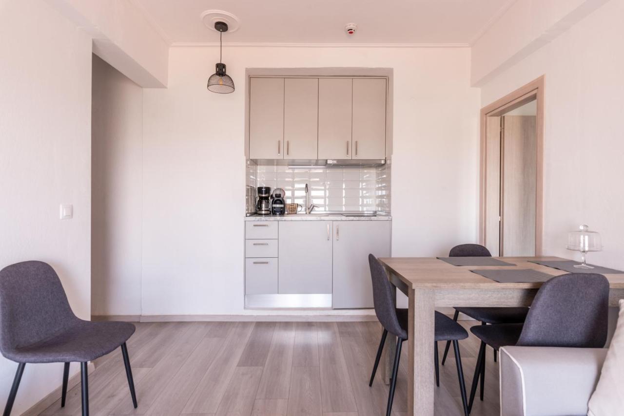 Minimalist Apartments W/ View テッサロニキ エクステリア 写真